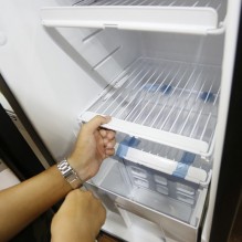房车核心配置解读:赛特福德T1152房车冰箱实拍